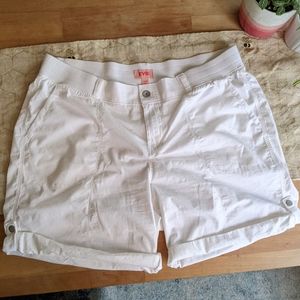 NWOT stretchy hiking shorts